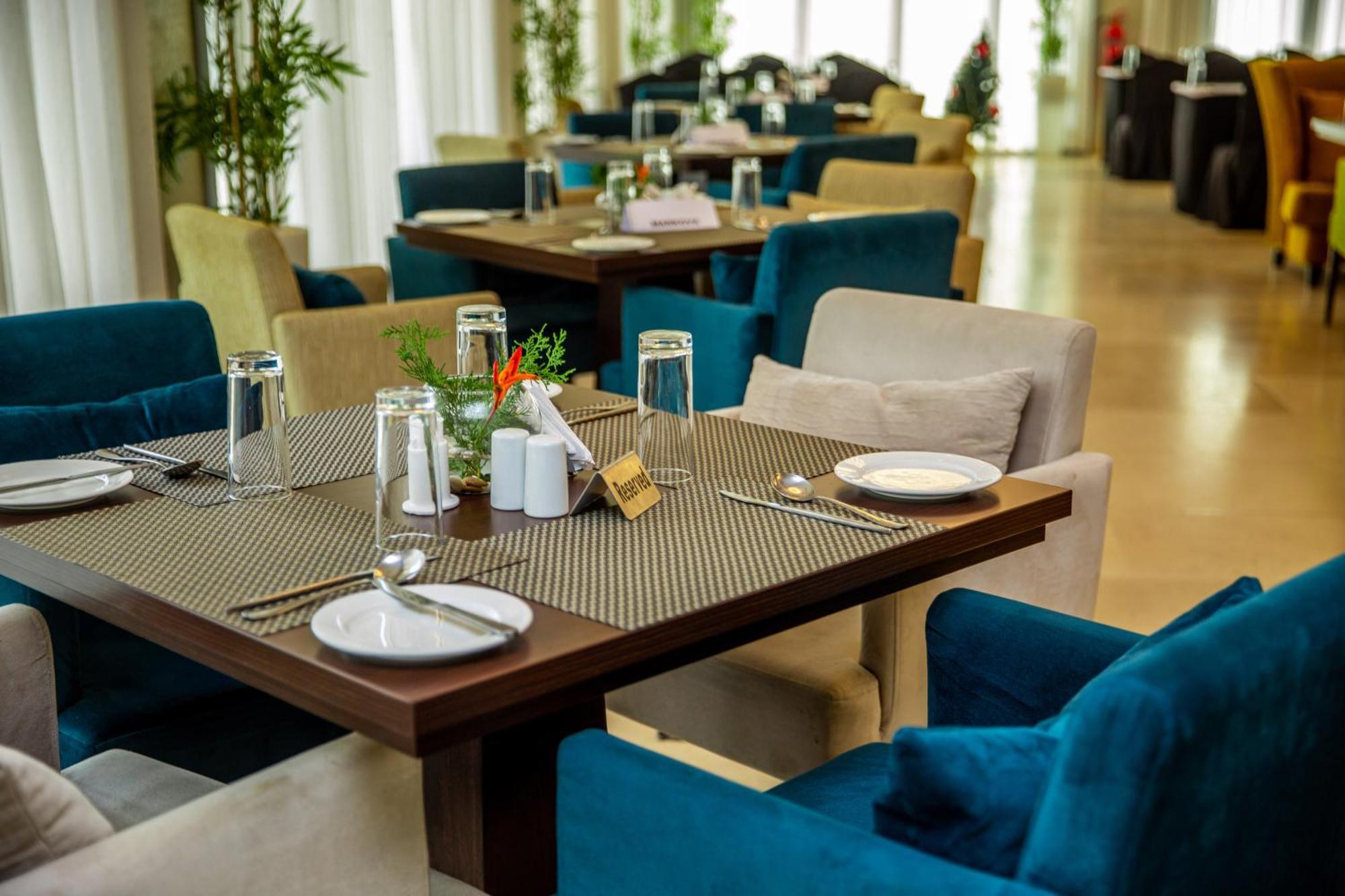 לגוס Lakowe Lakes Hotel, Golf And Country Estate By Newmark מראה חיצוני תמונה